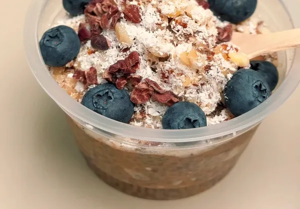 Chia puding sa borovnicama za poneti iz Wild Bara